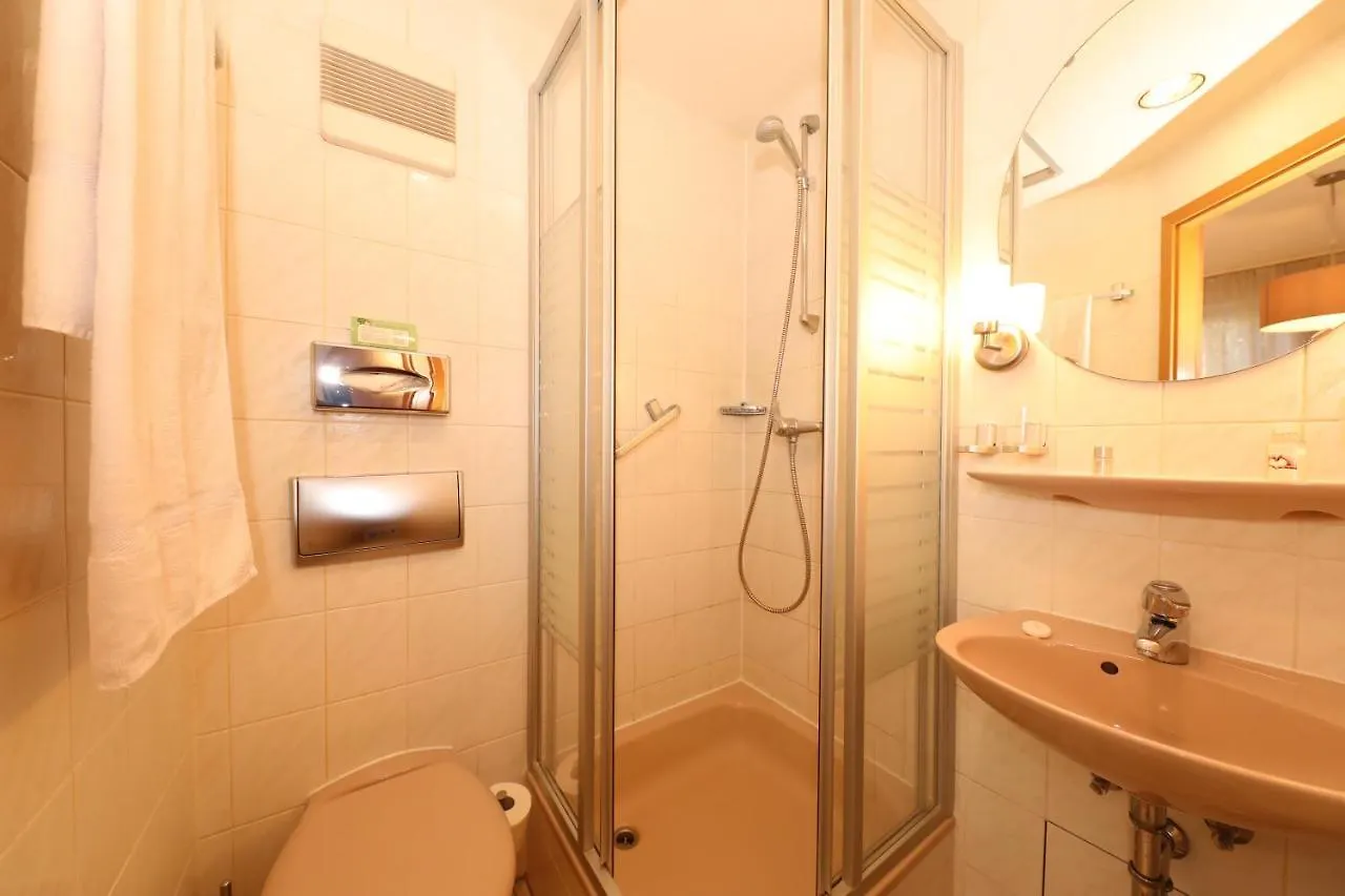 Hotel Am Ehrenhof Dusseldorf